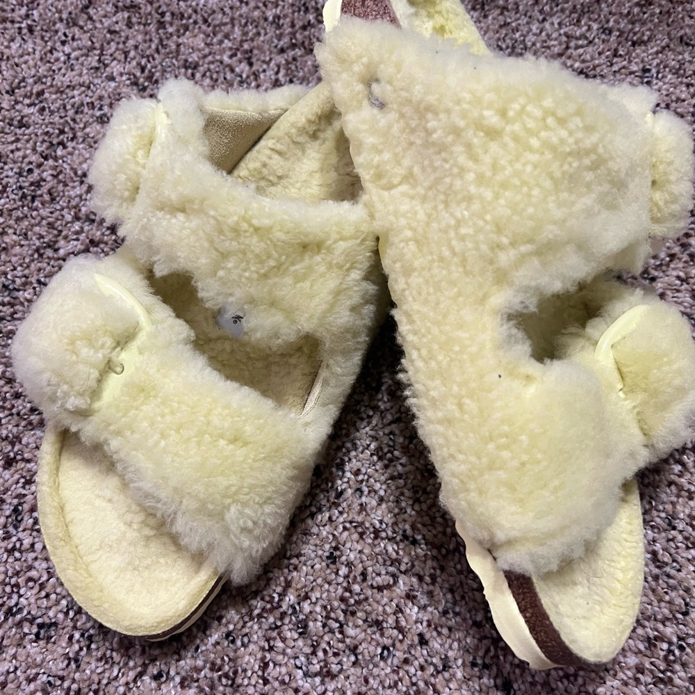 Birkenstock Arizona Big Buckle Teddy Sandals 
New without tags - Picture 2 of 7